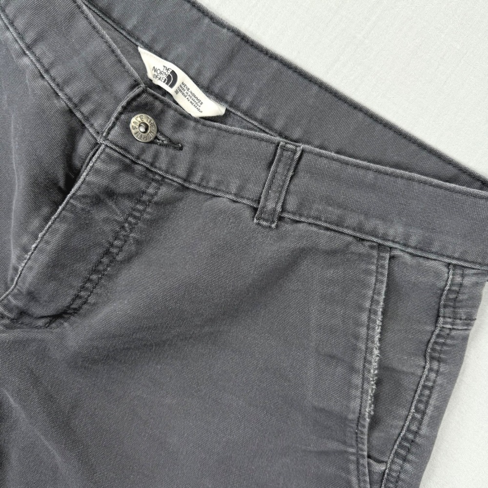 North Face Men Grey Canvas Cargo Shorts Sz 36 10" Inseam Gorpcore Utility Hiking